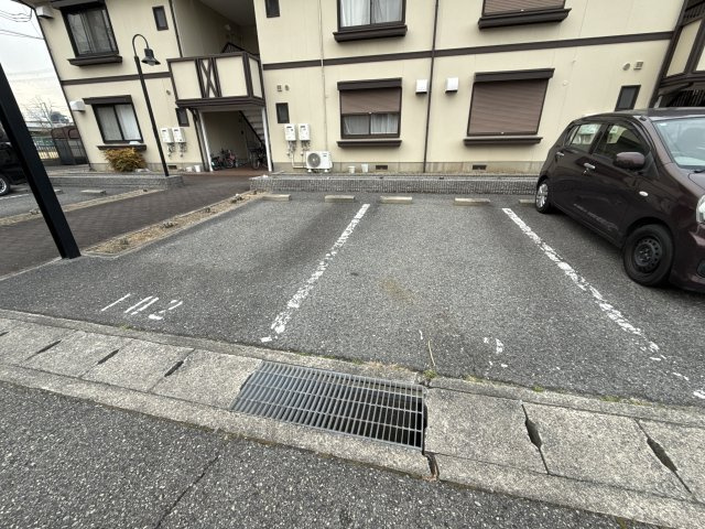 ガーデンベルべⅠ棟の駐車場