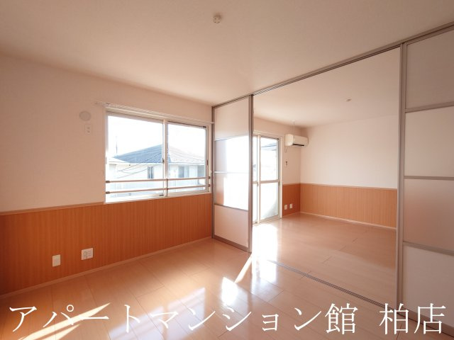 クレストパークＡの洋室