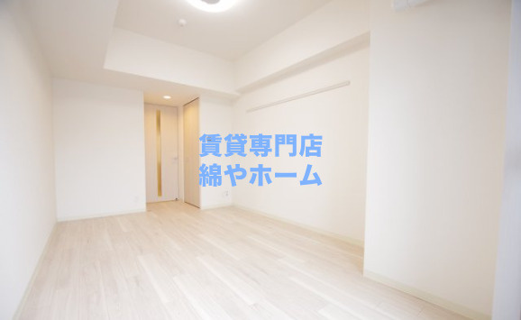 スプランディッド難波WESTの居間・リビング|こちらの居間で趣味の時間をお楽しみください