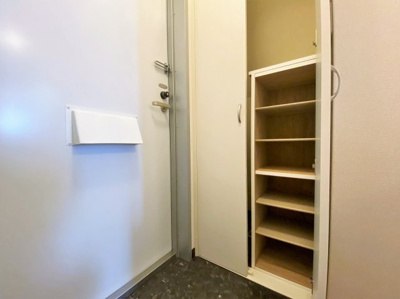 【玄関】 | レオネクストエルビエンⅢ | 設備・仕様は号室により異なる為、現況を優先致します。