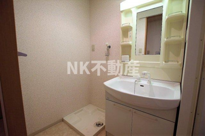 【洗面所】 | アンビション（荒本賃貸） | ゆったりとスペースのある洗面所