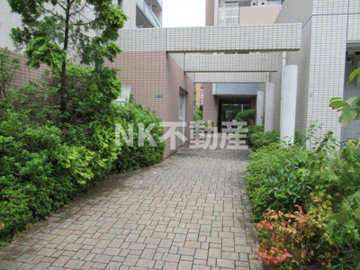 【エントランス】 | アンビション（荒本賃貸） | 建物の内部です