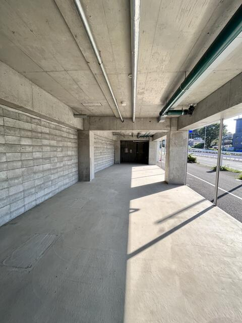 横浜市神奈川区羽沢町の店舗事務所