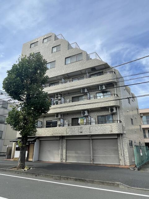 横浜市神奈川区泉町の店舗事務所