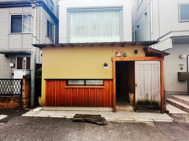 港区西麻布２丁目の店舗一部