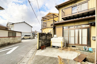 【前面道路含む現地写真】 | 小中一貫校《向島秀蓮小中学校》が徒歩5分と近く通学面も安心の距離です。