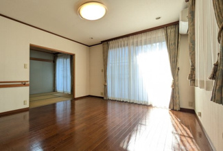 【居間・リビング】