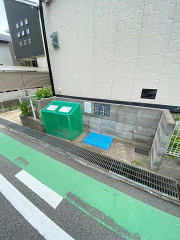 西宮市上甲東園５丁目のアパートの外観