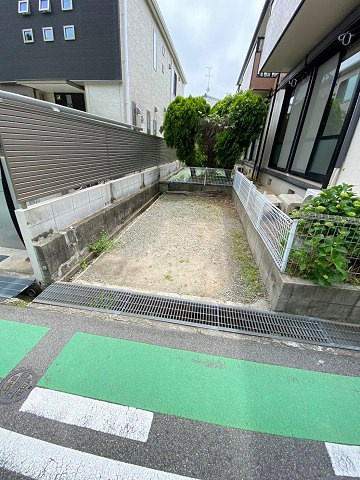 西宮市上甲東園５丁目のアパートの外観