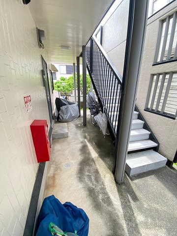 西宮市上甲東園５丁目のアパートの外観