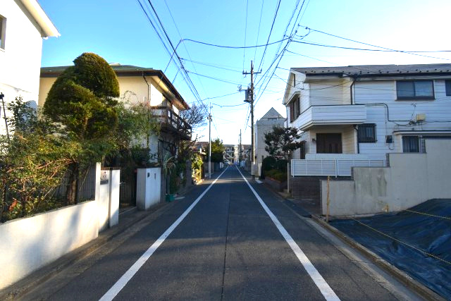 西荻北4丁目・売地の前面道路含む現地写真