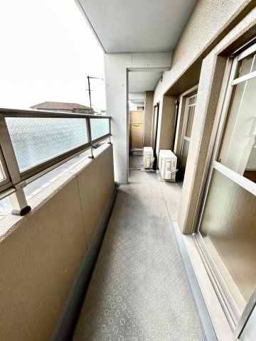 コリーヌ江坂のバルコニー|２面バルコニー