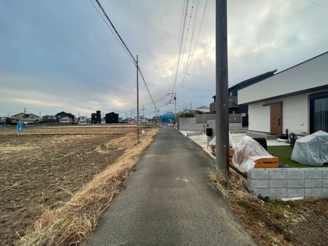 土地　富士見市東大久保 の前面道路含む現地写真|前面道路幅約4.8m