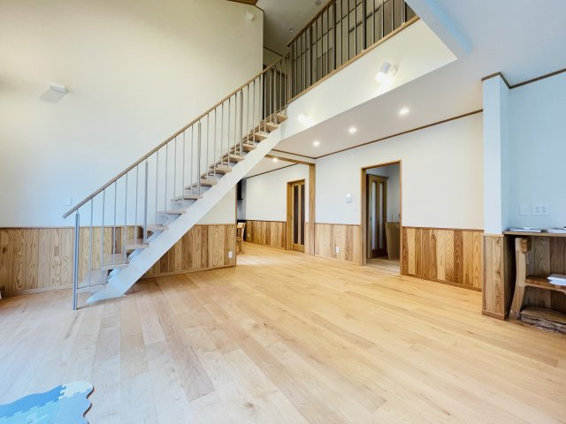 【居間・リビング】 | 熊谷市新島　　中古戸建