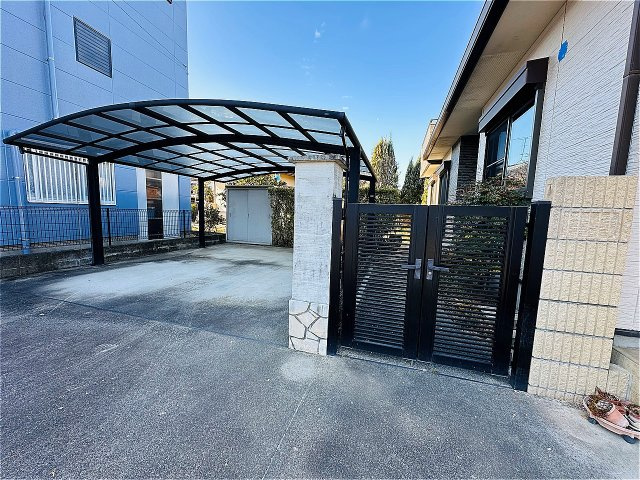 田主丸中古住宅の駐車場