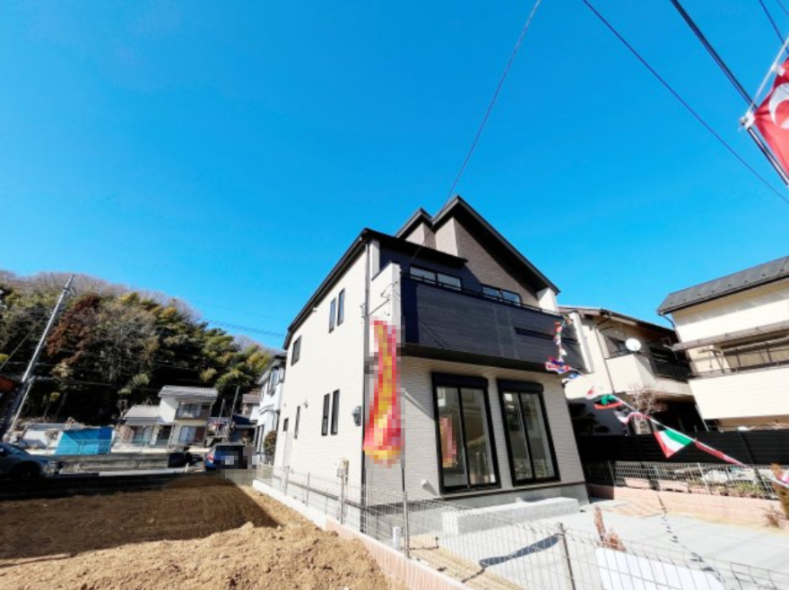 祝　成約済み　八王子市　寺田町　新築戸建ての外観|明るい日当たりが気持ちよさそうな八王子の新築戸建てです。～仲介手数料無料☆八王子ひなた不動産～八王子市寺田町　新築戸建て