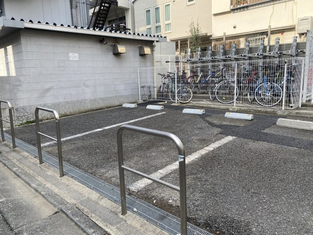 ドゥーエ清澄白河の駐車場