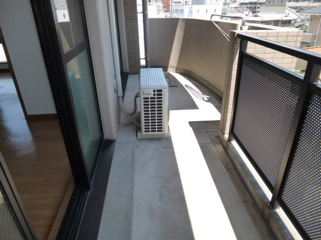 倉敷市老松町３丁目の賃貸マンションのバルコニー