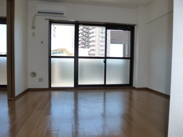 倉敷市老松町３丁目の賃貸マンションの居間・リビング