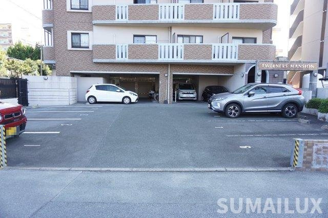 熊本市中央区坪井１丁目の賃貸マンションの駐車場