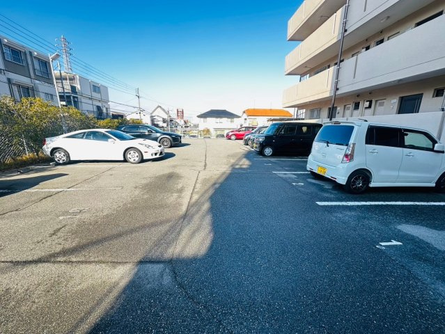 ロイヤルコーポ吉田の駐車場