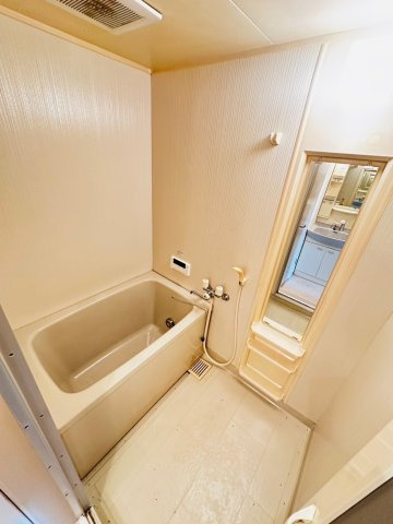 ロイヤルコーポ吉田の浴室