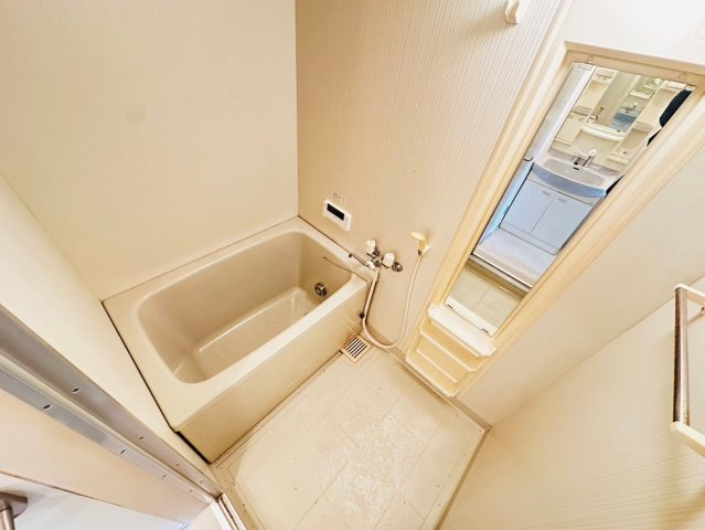 ロイヤルコーポ吉田の浴室