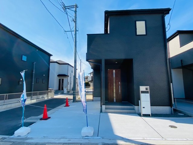 リナージュ／東区東野23-1期／２号棟の前面道路含む現地写真