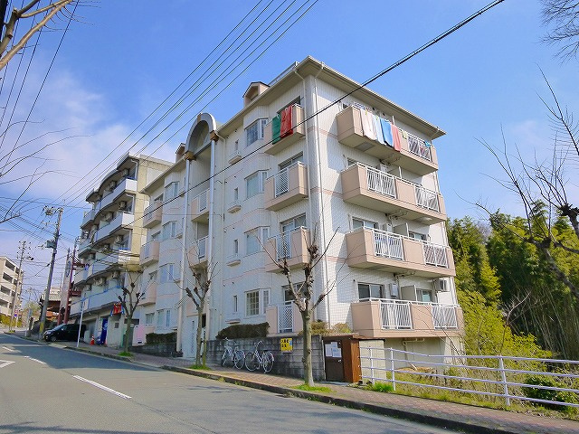 シティパレス学園前P-1の外観|外観は落ち着いています