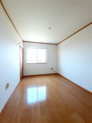 【内装】 | レフィナード | 内装は落ち着いています