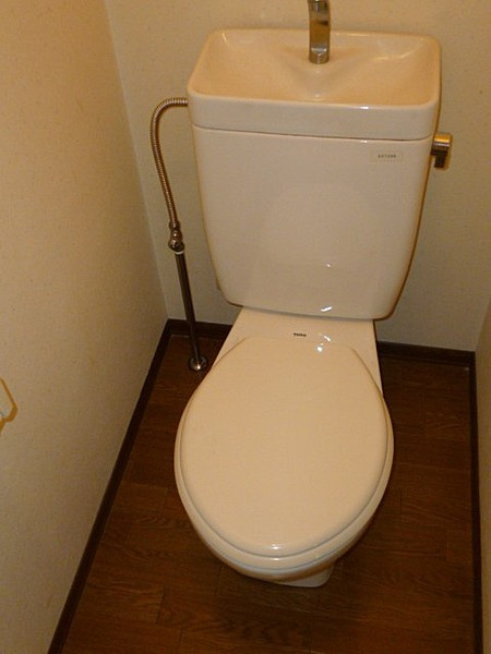 ディアスサカエのトイレ|ゆったりとした空間のトイレです