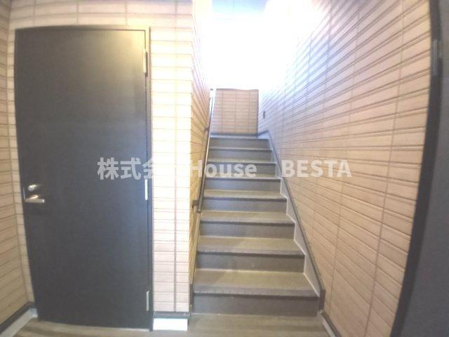 アベニール東出町のロビー