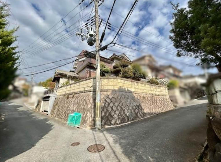 奈良市あやめ池北３丁目の売地