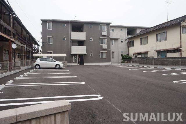 熊本市中央区渡鹿６丁目のアパートの駐車場