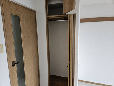 【収納】 | エヴァグリーン | 別号室の写真になります。現況優先。