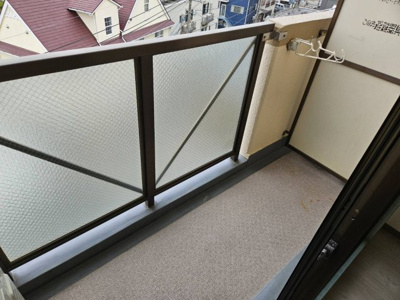 【バルコニー】 | エヴァグリーン | 別号室の写真になります。現況優先。