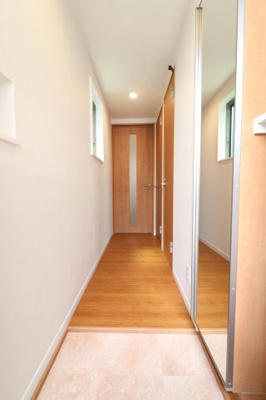 【玄関】 | Crecia吉塚 | 別号室の写真になります。現況優先。