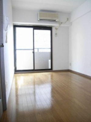 【居間・リビング】 | ピュアドーム天神アクロス | 別号室の写真になります。現況優先。