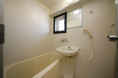 【洗面所】 | ステイツ大橋 | 別号室の写真になります。現況優先。