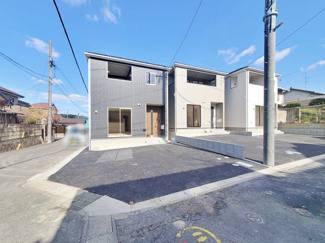 【前面道路含む現地写真】