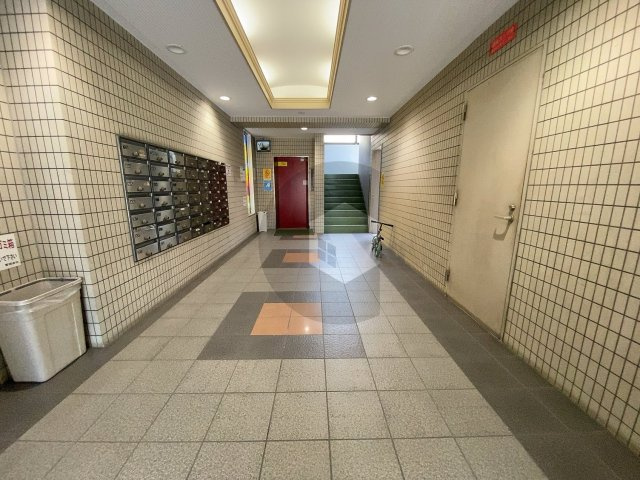 フローラ長田のロビー