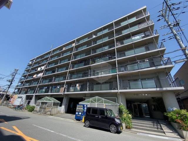 フローラ長田の外観