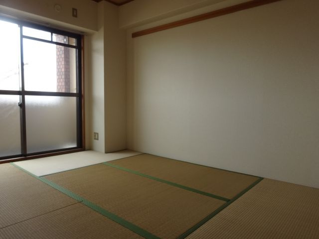 エスペランサ宝塚の和室