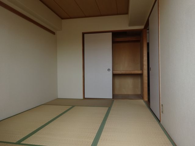 エスペランサ宝塚の和室