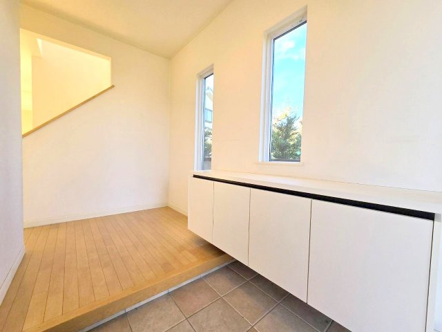 羽村市羽中２丁目の中古一戸建の玄関|開放的な広々した玄関♪
1月20日撮影