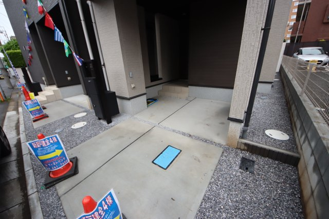 《仲介手数料無料》浦和区針ヶ谷２丁目2-9新築一戸建てリナージュの駐車場|撮影日 2025年5月10日 16:50 曇り