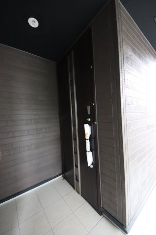 《仲介手数料無料》浦和区針ヶ谷２丁目2-9新築一戸建てリナージュの玄関|撮影日 2025年5月10日 16:50 曇り