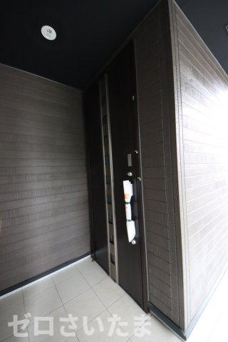 《仲介手数料無料》浦和区針ヶ谷２丁目2-9新築一戸建てリナージュの玄関|撮影日 2025年5月10日 16:50 曇り