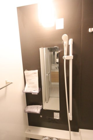 《仲介手数料無料》浦和区針ヶ谷２丁目2-9新築一戸建てリナージュの浴室|撮影日 2025年5月10日 16:50 曇り