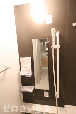 《仲介手数料無料》浦和区針ヶ谷２丁目2-9新築一戸建てリナージュの浴室|撮影日 2025年5月10日 16:50 曇り